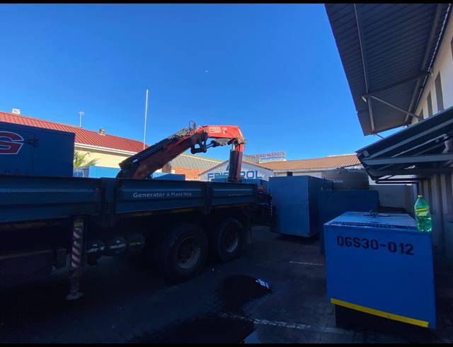 1,111M² WAREHOUSE TO LET IN PAARDEN EILAND